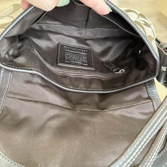 Coach Tan and Black Signature Shoulder Bag - Picture 5 of 6
